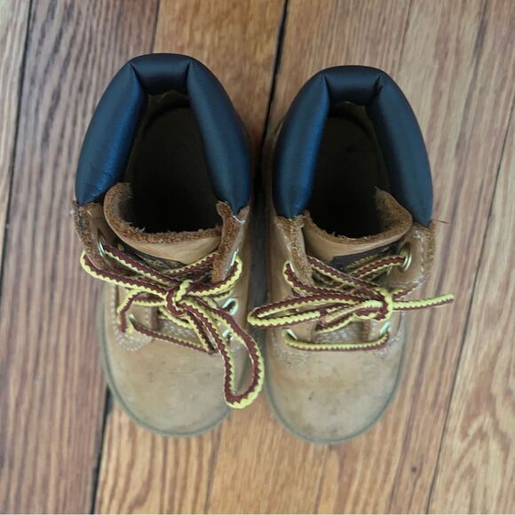 Timberland Wheat 6 Inch Classic Boot Toddler Size 6 - Picture 4 of 8